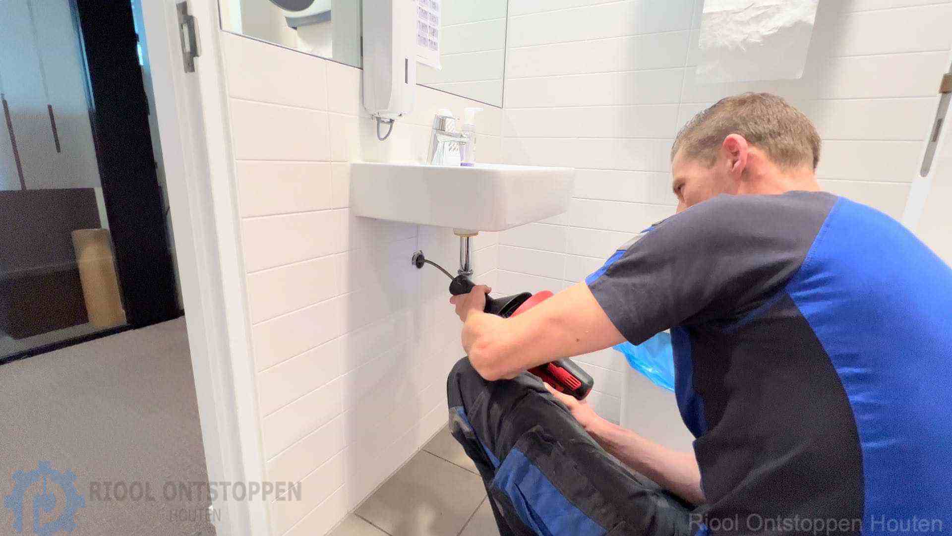 Afvoer Ontstoppen Houten